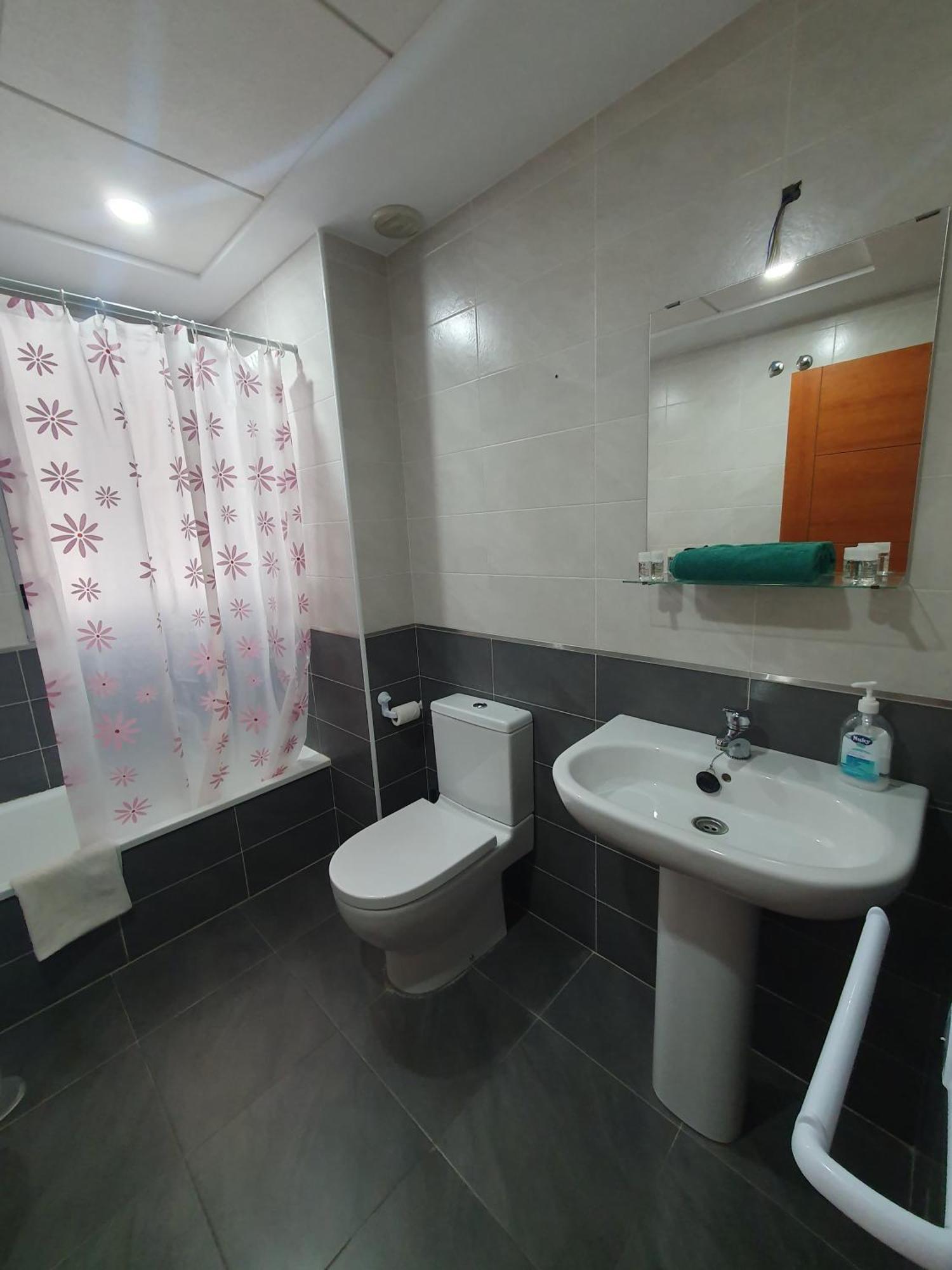 Apartamento Piso Centrico Con Garaje En Hellín Exterior foto