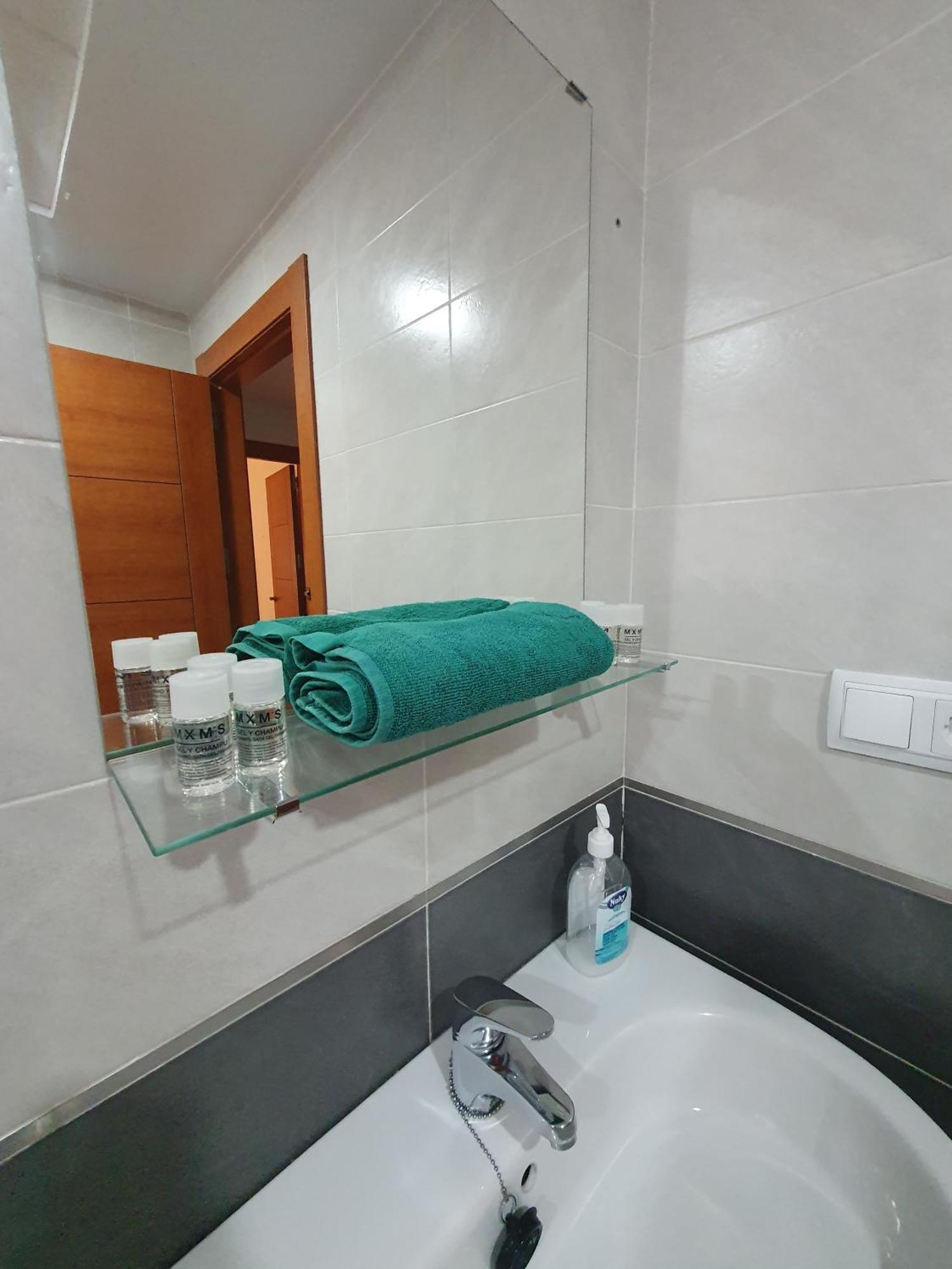 Apartamento Piso Centrico Con Garaje En Hellín Exterior foto